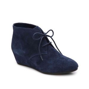 NWOT Nine West Joeyo suede leather wedge booties